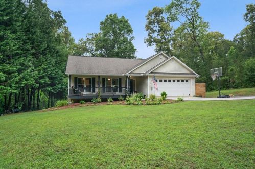 197 Perimeter Rd, Dawsonville, GA 30534-3528
