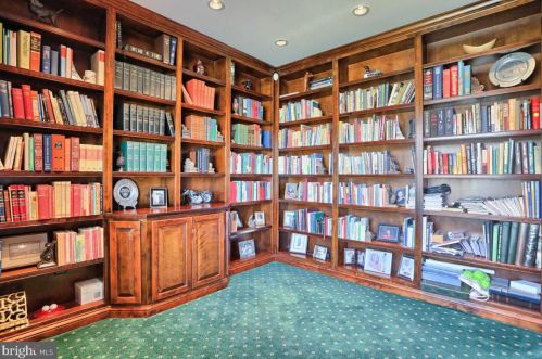 54 Strayer Dr, Carlisle PA 17013-4404 exterior