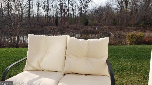 80 Sundance Dr, Trenton NJ 08619-3968 exterior