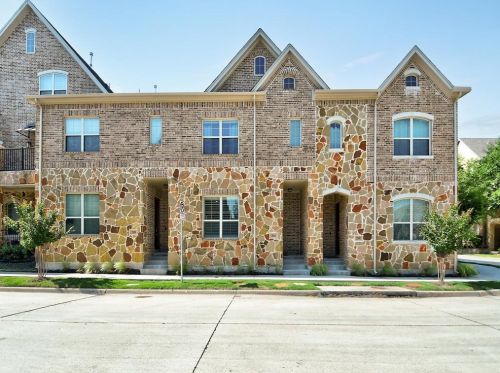 2804 Sheridan Dr, Carrollton, TX 75010-4270