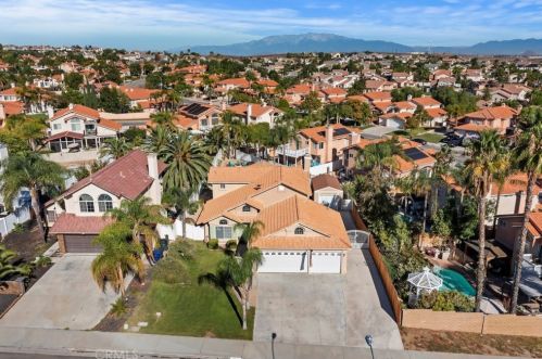 8517 Rosemary Dr, Riverside CA  92508-2921 exterior