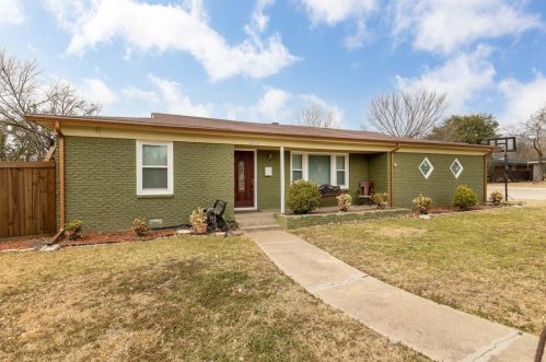 3113 Ray Ct, Fort Worth, TX 76117-4036