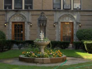 708 Hinman Ave, Evanston IL  60202-2564 exterior