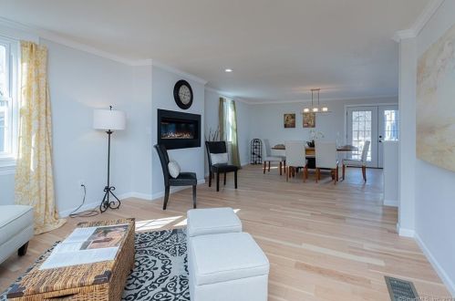 41 New Marker Rd, Wapping CT  06074-1863 exterior