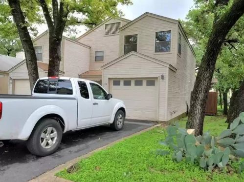 7825 Beauregard Cir, Austin TX  78745-6955 exterior