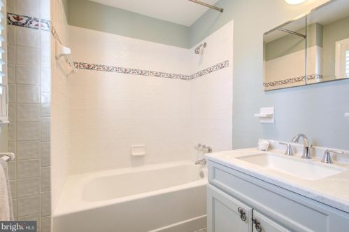 24 Pine Ave, Silver Spring MD 20912-4677 exterior