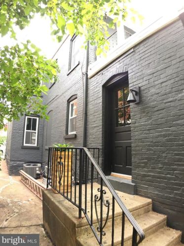 411 Ross St, Lancaster PA  17602-1943 exterior