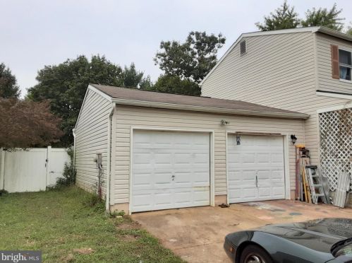 4 Mauriello Dr, Waterford, NJ 08089-2408