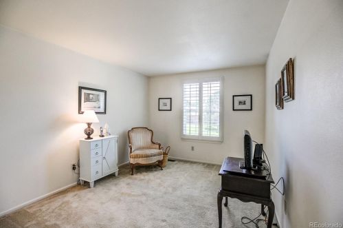 7186 Bentley Cir, Englewood CO 80112-1186 exterior