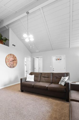 6831 Missouri Ave, Hammond IN  46323-1836 exterior