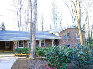106 Saint James Ct, Athens, GA 30606-3924