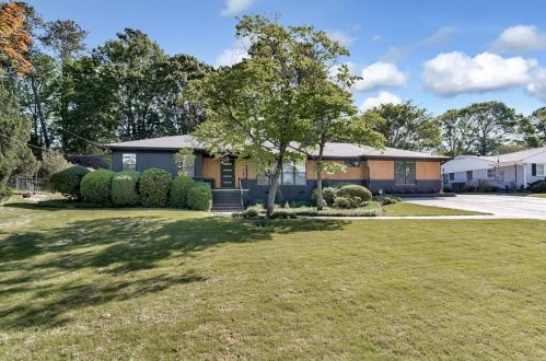 1731 Arrowhead Trl, Atlanta GA  30345-4117 exterior