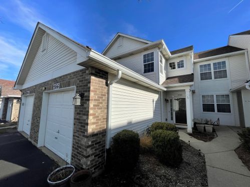 2166 Fulham Dr, Naperville, IL 60564-8431