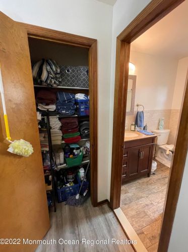 95 Oak Hill Rd, Middletown NJ 07748 exterior