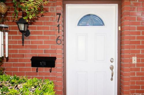 716 Fairhaven St, Anaheim CA  92801-4002 exterior