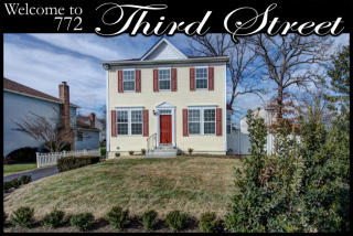 772 3rd St, Herndon, VA 20170-3239