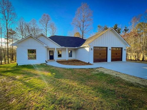 1453 Wall Bridge Rd, Clarkesville, GA 30523-0047