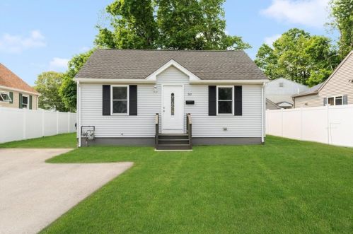 50 Vanderbilt Rd, Warwick, RI 02886-1048