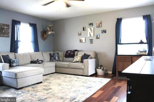 20672 Senedo Rd, Edinburg, VA 22824-3162