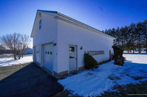 35 Maple St, Corinna, ME 04928-3725