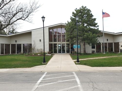 3925 Triumvera Dr, Glenview, IL 60025-3875