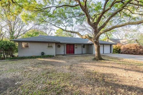 5816 Winifred Dr, Fort Worth, TX 76133-2708