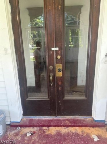 20 Lexington Ave, Montclair, NJ 07042-4502