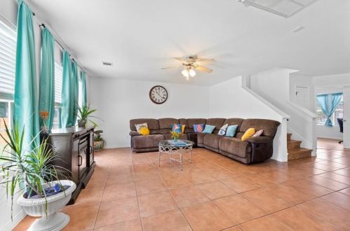 851 Brandi Cir, Uhland TX 78640-5340 exterior