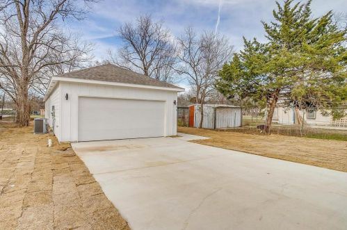 206 Hall St, Vaughan, TX 76645-2428