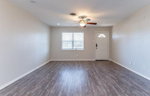 8005 Lazy Ln Rd, Fort Worth TX  76180-7161 exterior