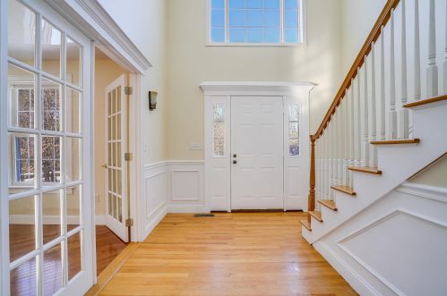 1 Chase Brook Dr, Londonderry, NH 03053-2596