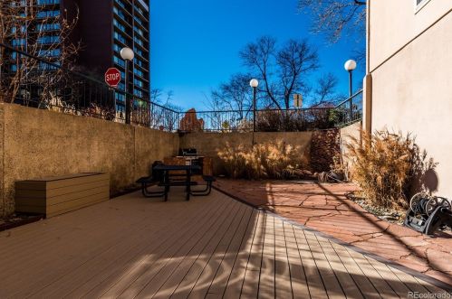 2 Adams St, Denver CO  80206-5724 exterior