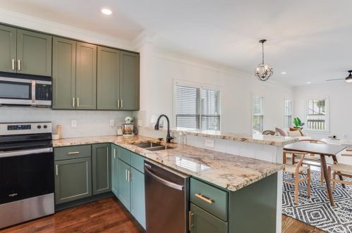 300 Holderness St, Atlanta GA  30310-1306 exterior