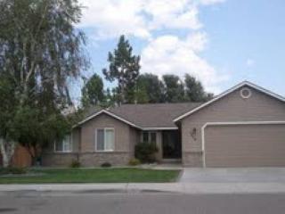 1010 32nd Ave, Kennewick, WA 99337-8226