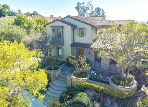 37 Blue Smt, Irvine CA  92603-0168 exterior
