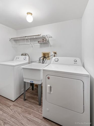 1210 Easton Dr, Carol Stream IL  60188-4817 exterior