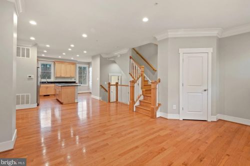 2735 Cassedy St, Silver Spring MD  20910-1232 exterior