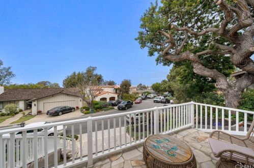 4420 Lucera Cir, Palos Verdes Estates, CA 90274-1401