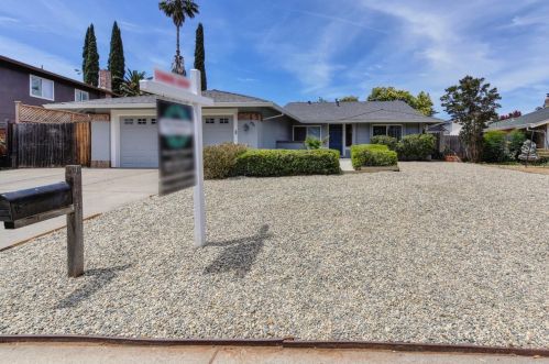 8705 Los Encantos Cir, Elk Grove, CA 95624-2547