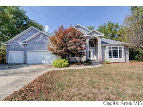 35 Woodland Trl, Buckhart, IL 62563-9553
