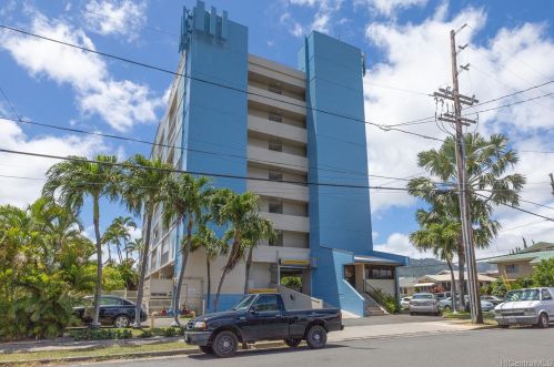 754 Ekela Ave, Honolulu HI 96816-1129 exterior