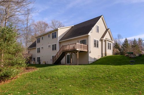 8 Edendale Ln, Lee, NH 03824-4607