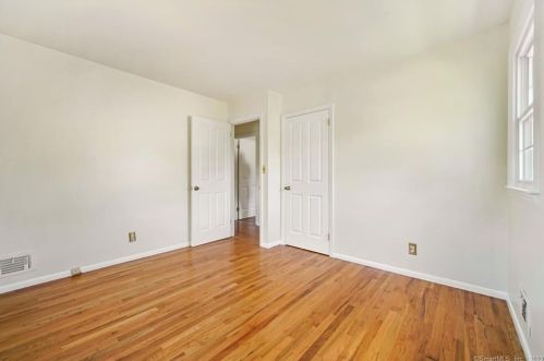 26 Cambridge Dr, Greenwich CT  06831-4134 exterior