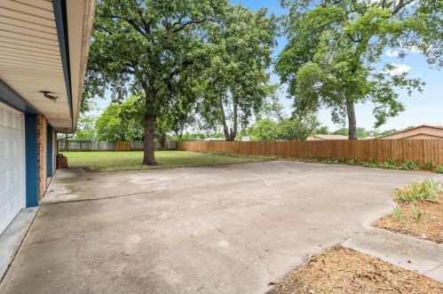 505 Bond St, Whitewright TX 75491-2210 exterior