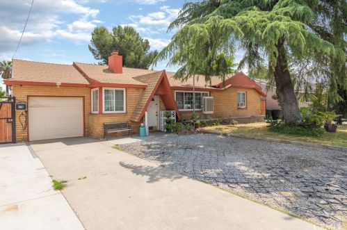 133 Cornell Dr, Rialto, CA 92376-5001