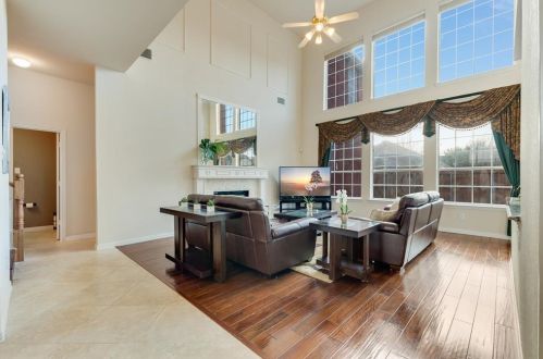 3627 Fld Stone Dr, Carrollton TX exterior