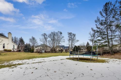 347 Willowood Ln, Willowbrook IL  60527-3900 exterior