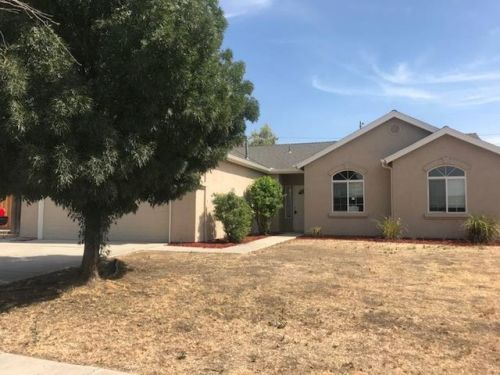 1601 Linden St, Lemoore, CA 93245-5294