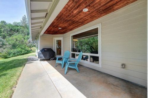 17284 Virginia Way, Grass Valley, CA 95949-7240