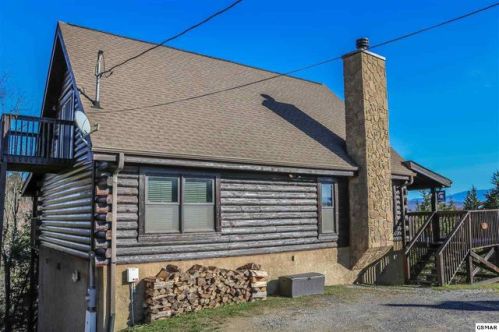 938 Buck Way, Pigeon Forge, TN 37876-2801